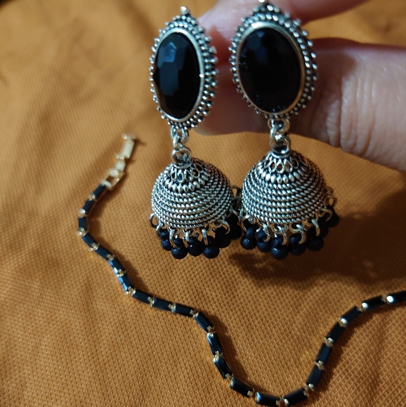 Jewelry - Stunning Combination Of Black & Silver Earrings With Matching Bracelet